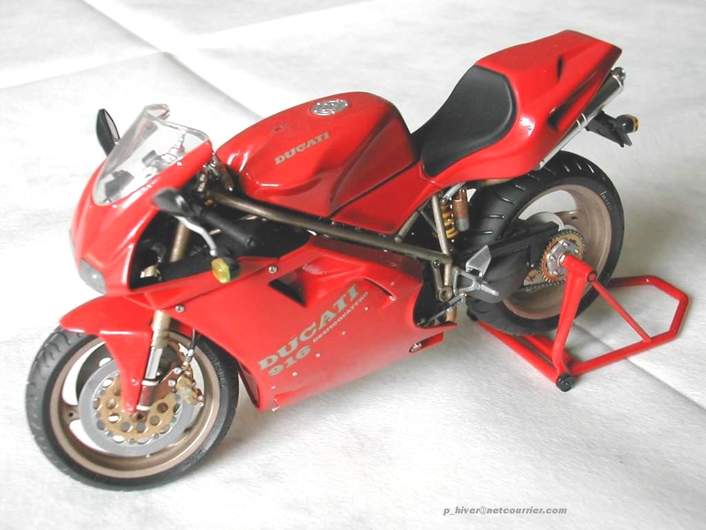 Ducati 916